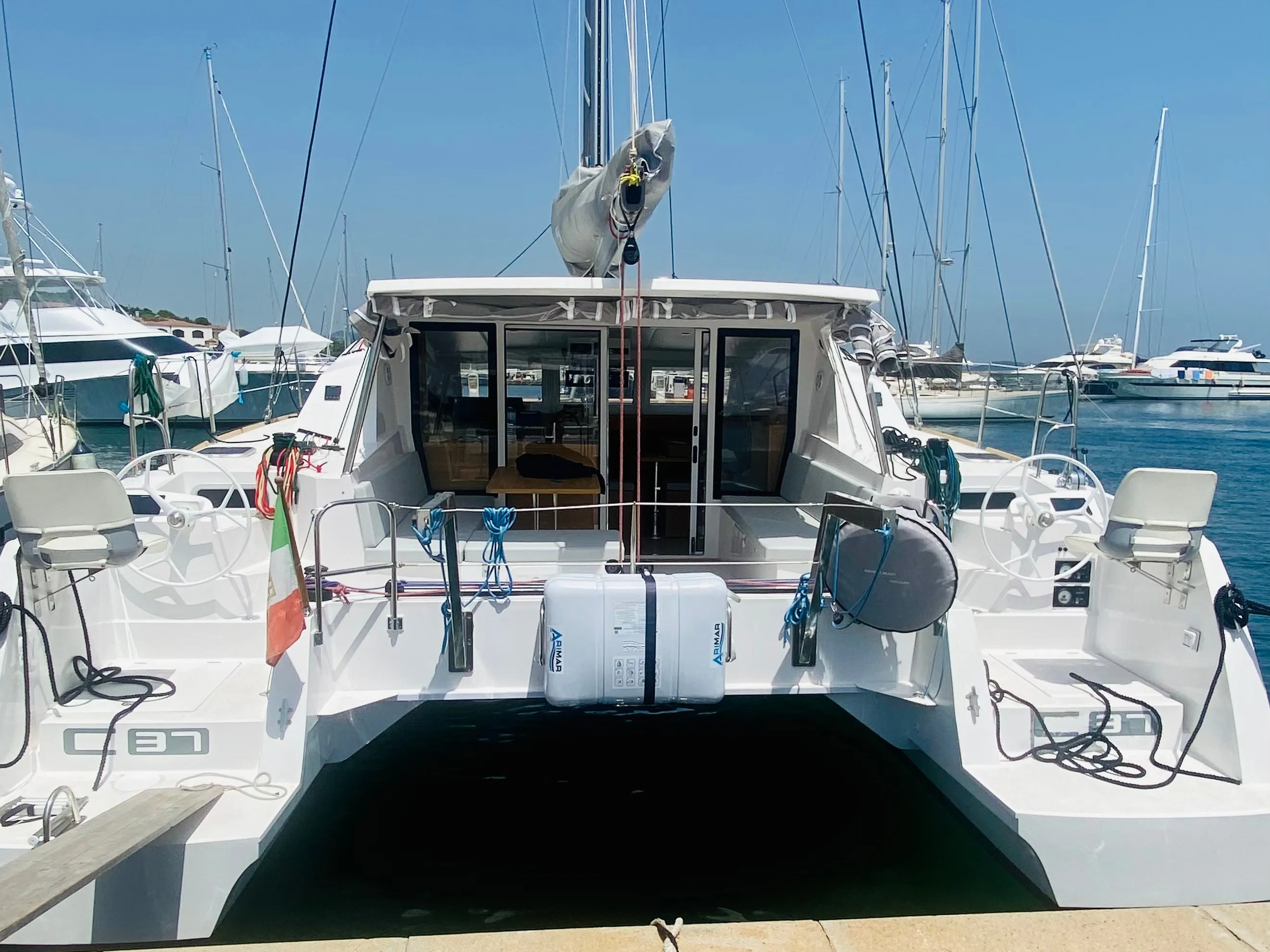 C-CAT 37 Altair — фотография яхты 1