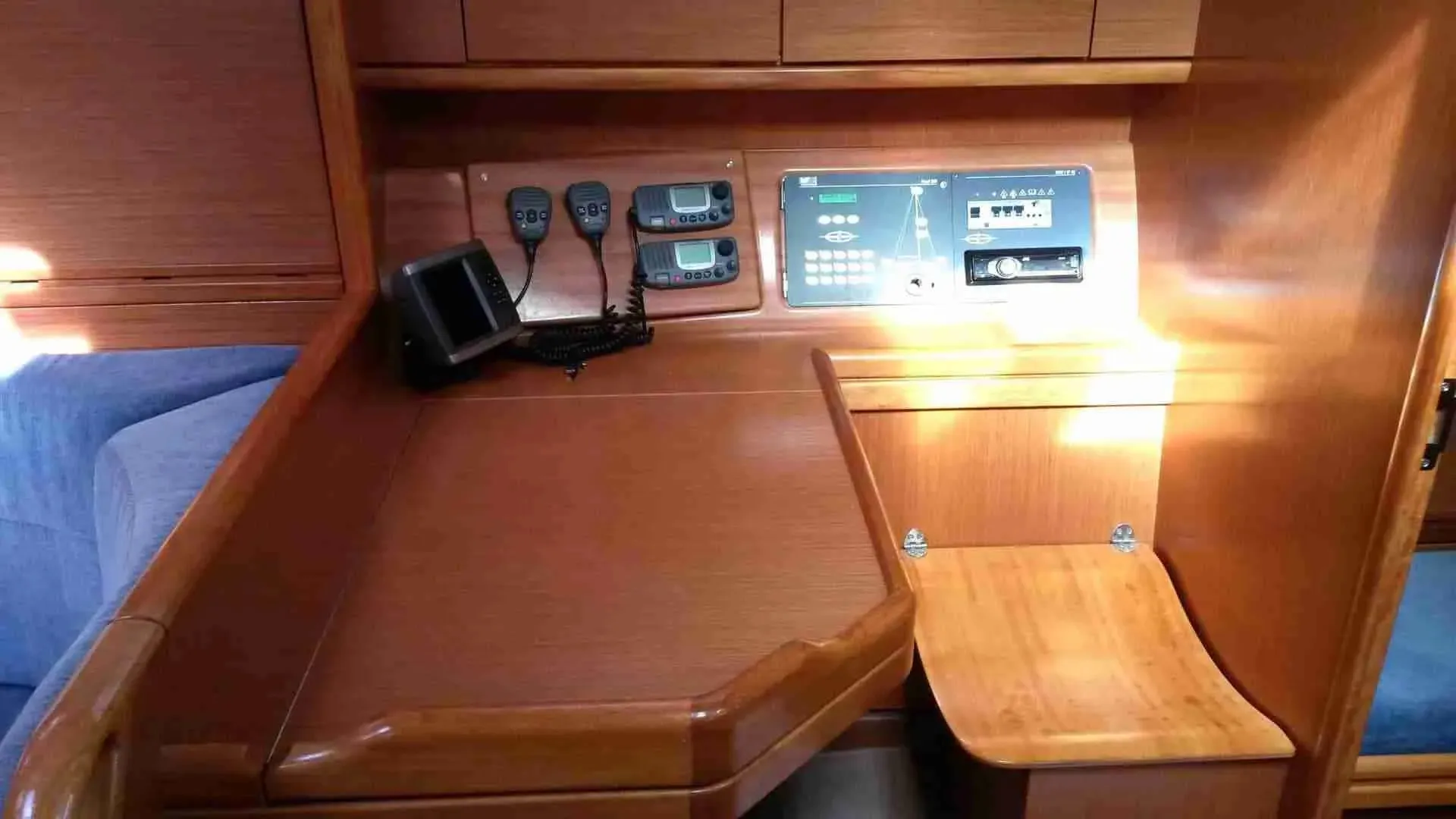 Bavaria 40 Cruiser Springrose — jahtikuva 2