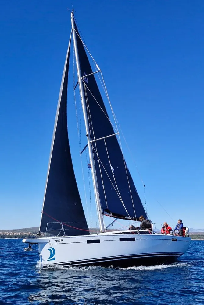 Dehler 38 SQ Just B! — фотография яхты 9