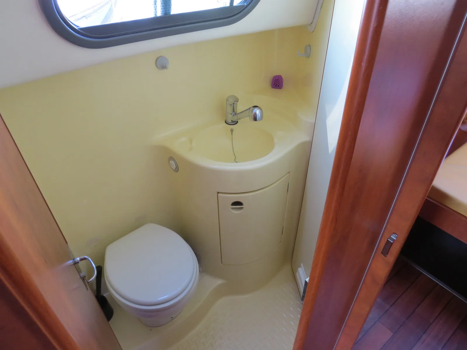 Nicols Sedan 1310 Alto — yacht photo 2