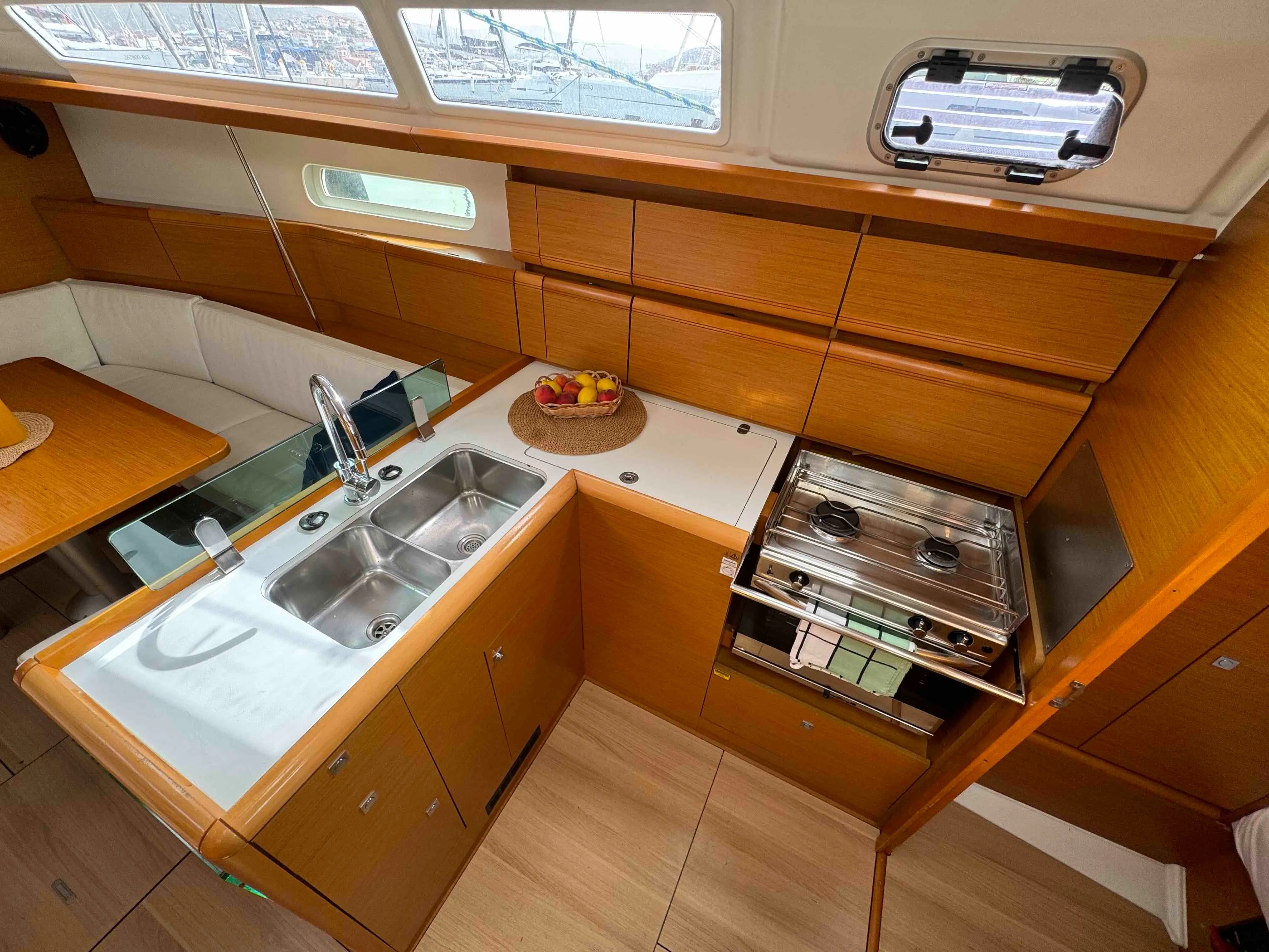 Sun Odyssey 389 DUST IN THE WIND — foto dello yacht n. 9
