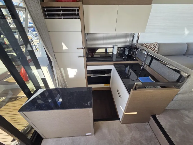 Prestige 520 Fly SABIJAC — yacht photo 4