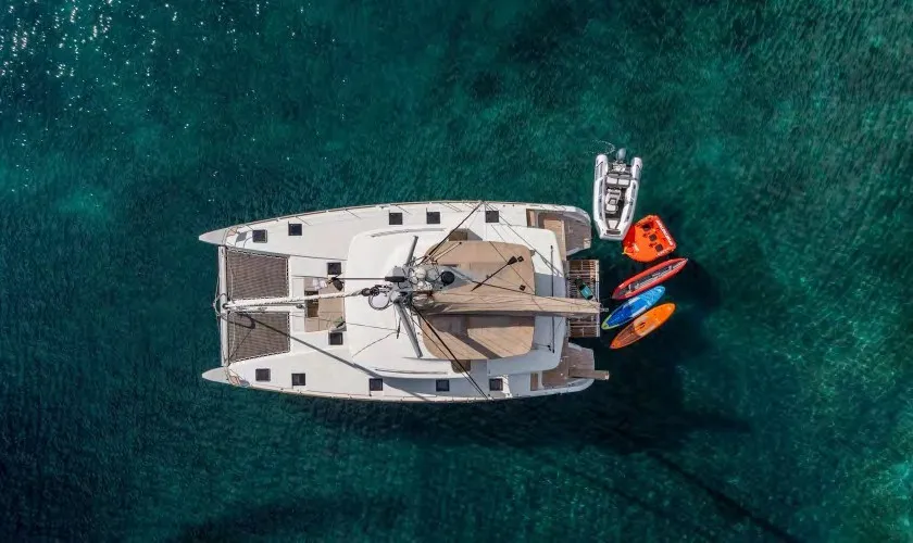 Lagoon 52F MADININA — фотография яхты 18