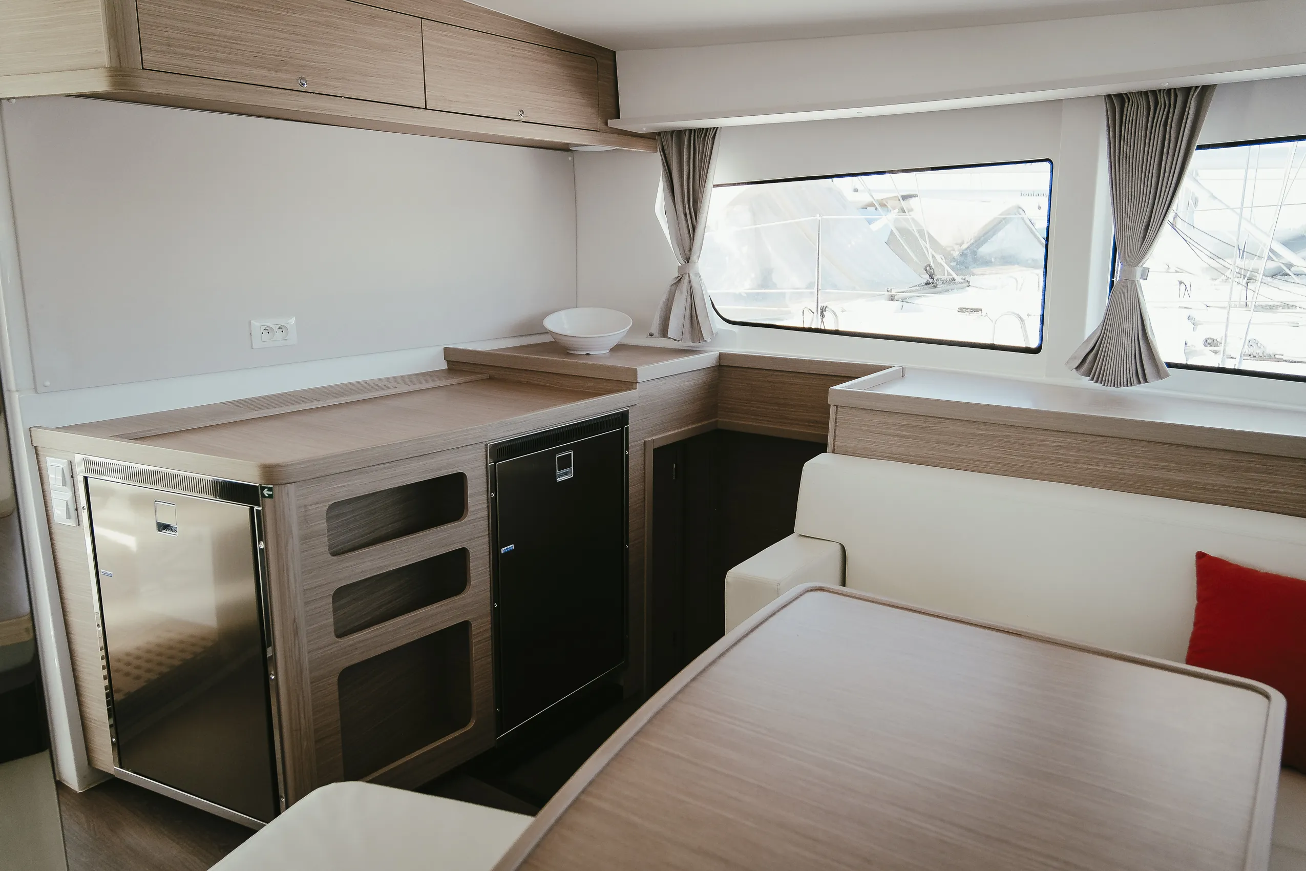 Lagoon 42 Acantha — фотография яхты 10