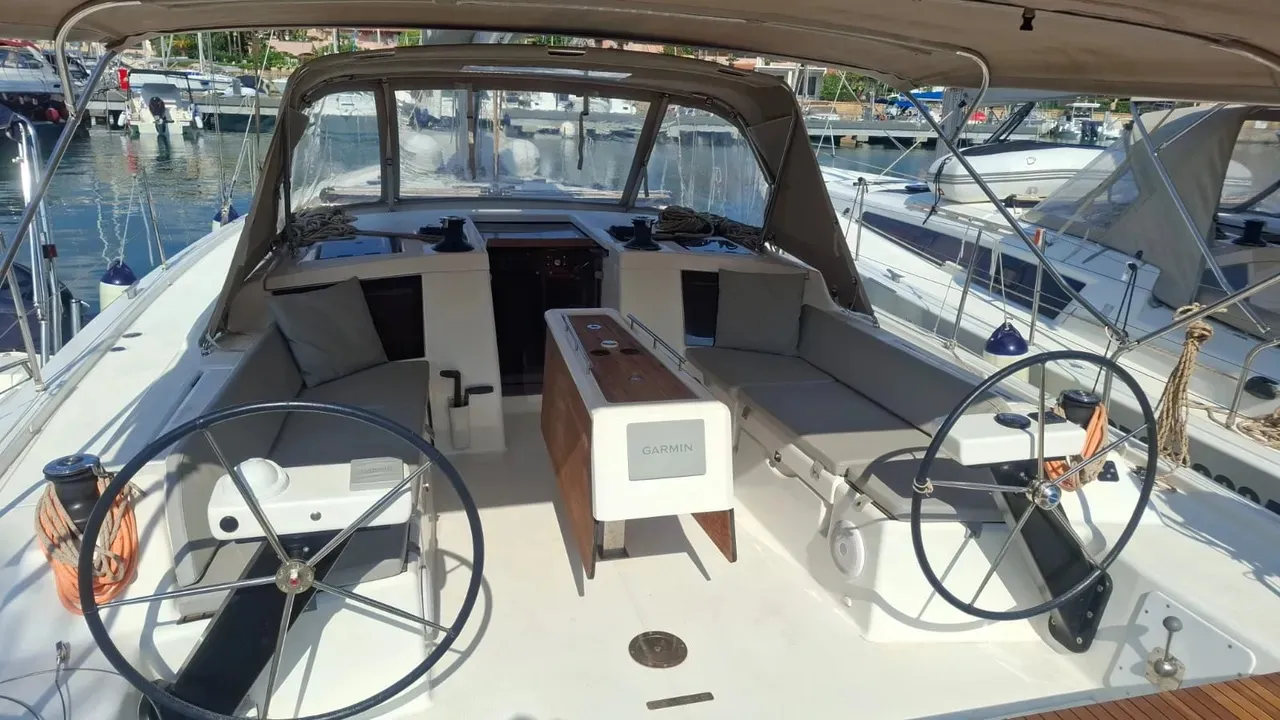 Dufour 430 Ilio — foto dello yacht n. 9