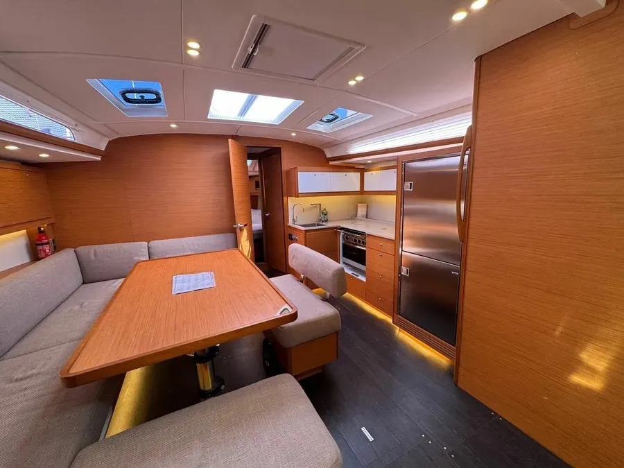 Dufour 470 Bedda Matri — фотография яхты 3