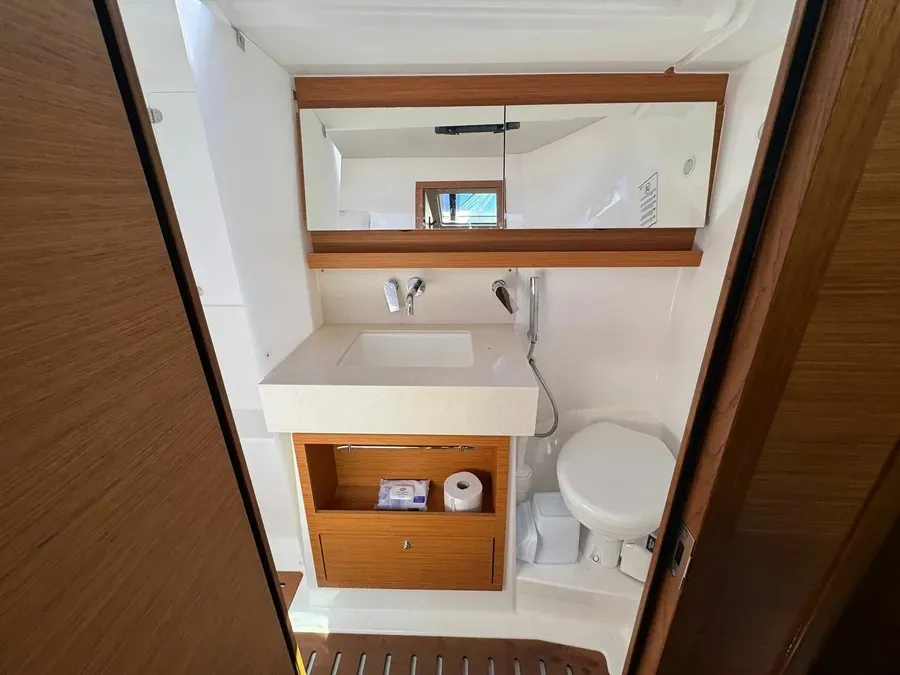 Dufour 470 Bedda Matri — фотография яхты 9