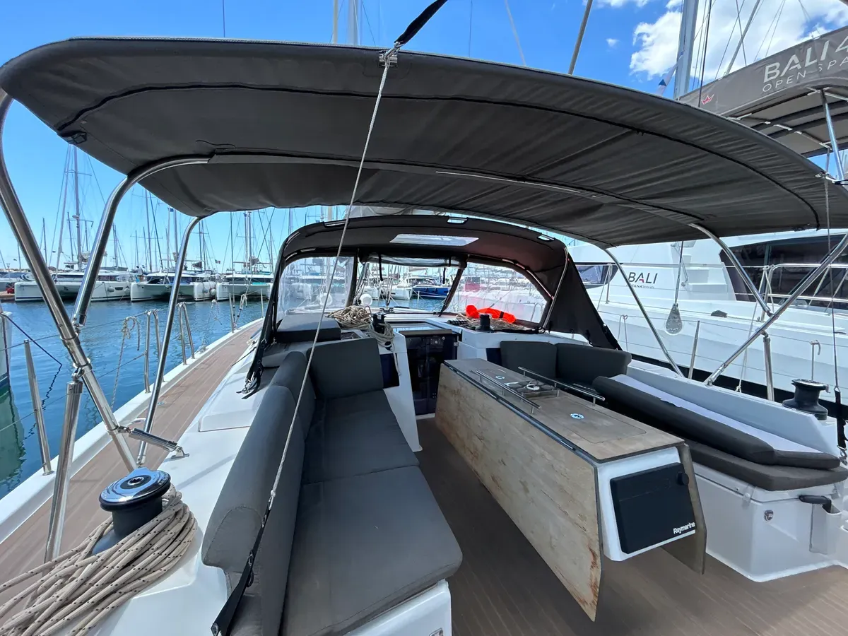 Dufour 470 Emma — foto dello yacht n. 2