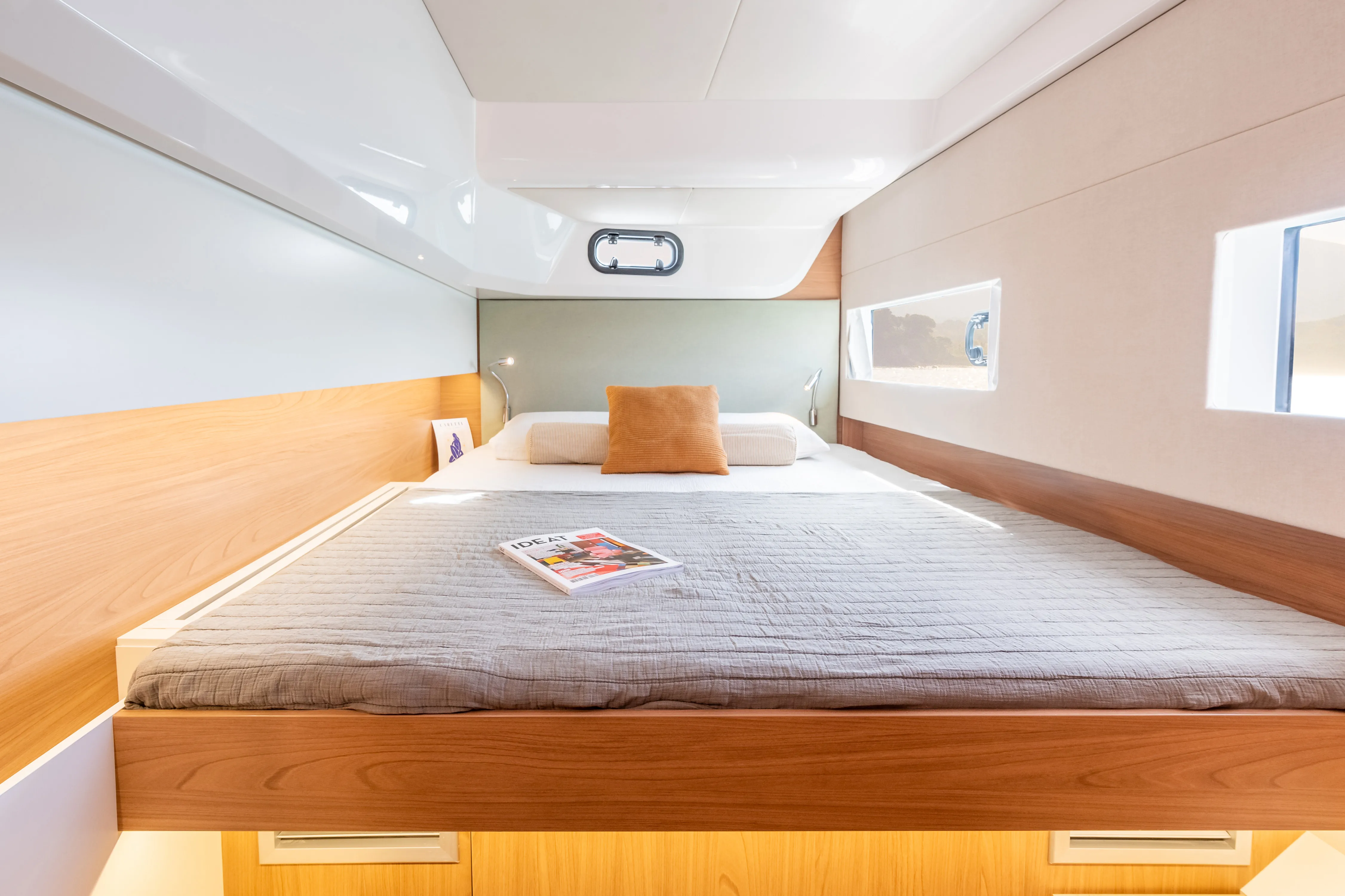 Bali Catsmart Premium + — yacht photo 2