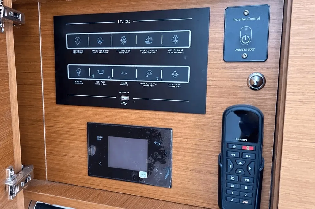 First 44 TITI — фотография яхты 32
