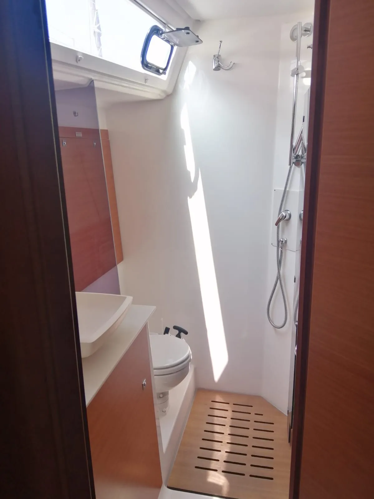 Dufour 520 Grand Large Alicudi — yacht photo 9