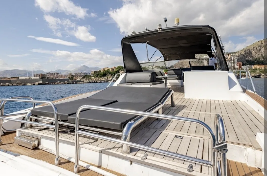 Leopard 23 Onyris — yacht photo 7