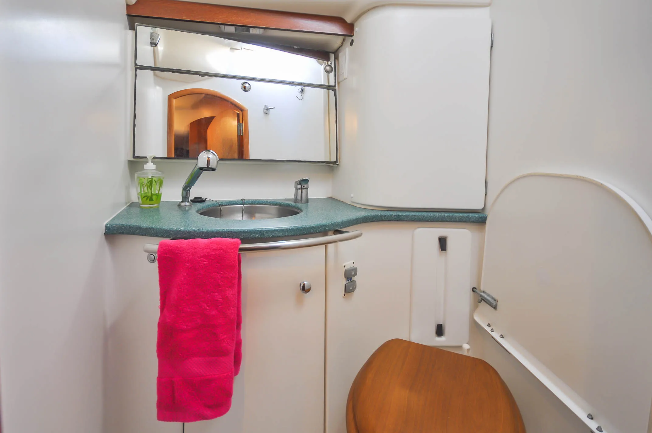 Sun Odyssey 54DS Windward Spirit — фотография яхты 4