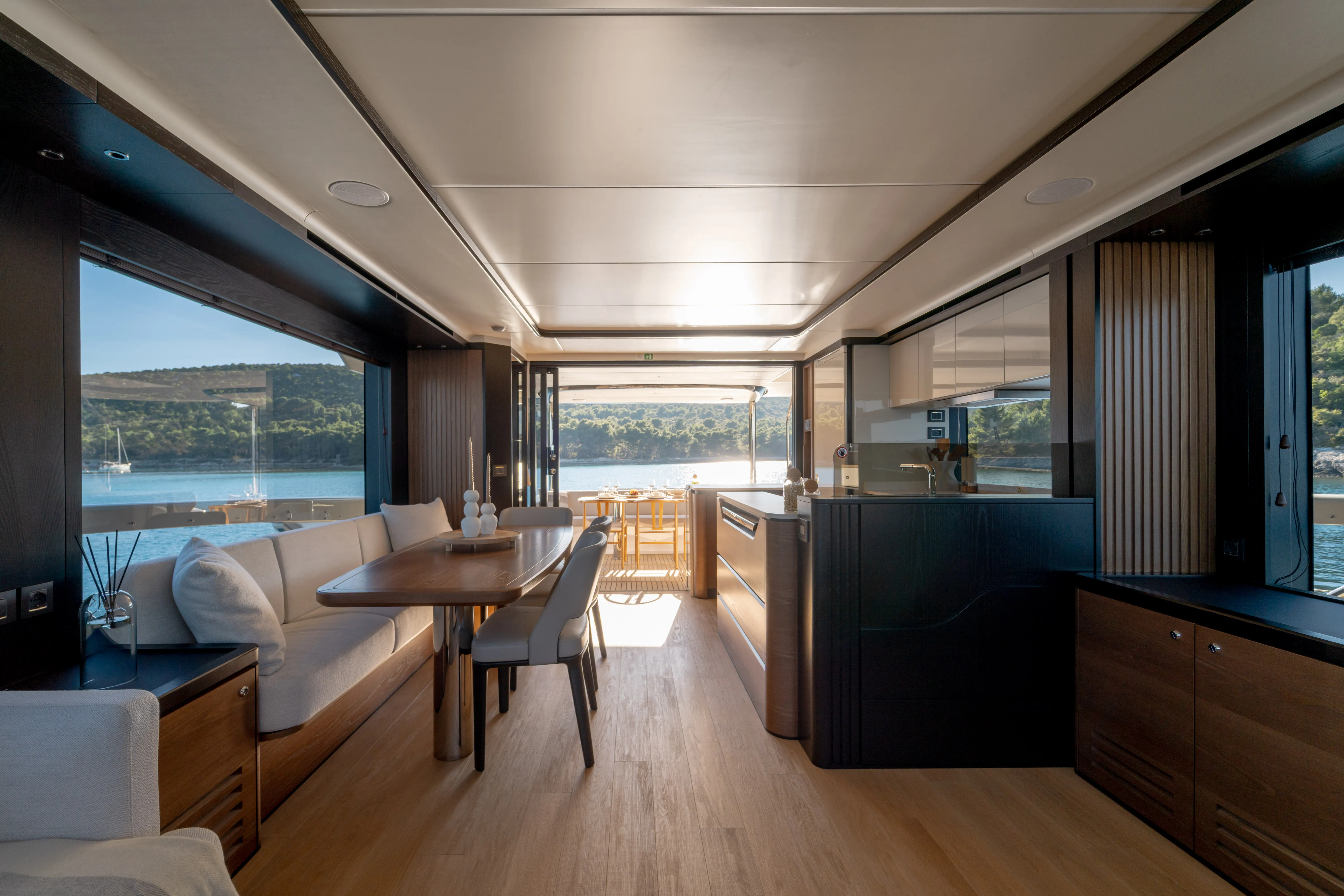 Navetta 64 Premium + — фотография яхты 26