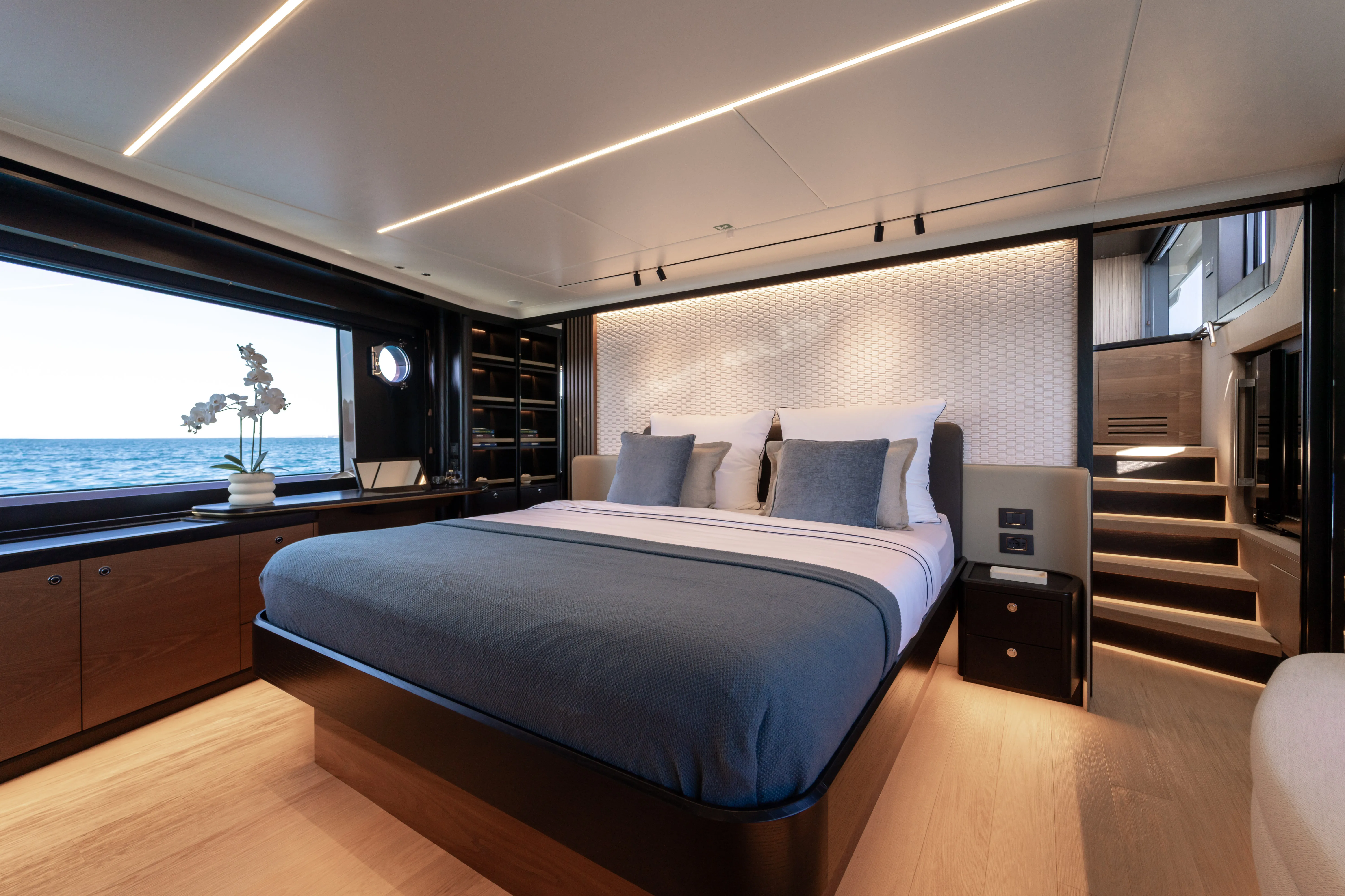 Navetta 64 Premium + — фотография яхты 30