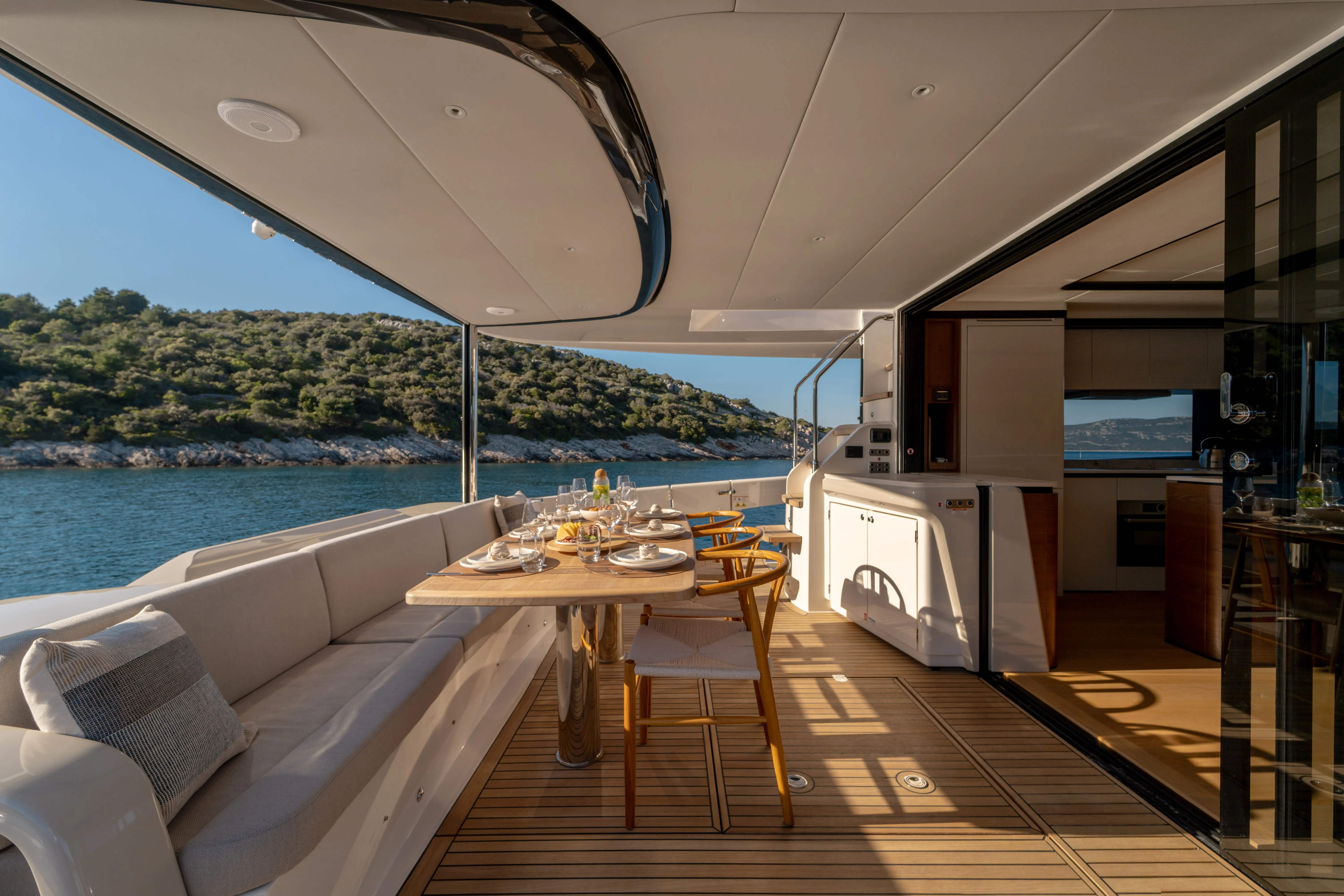 Navetta 64 Premium + — фотография яхты 4