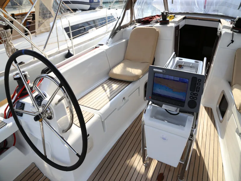 Sun Odyssey 419 Kandur II — фотография яхты 3
