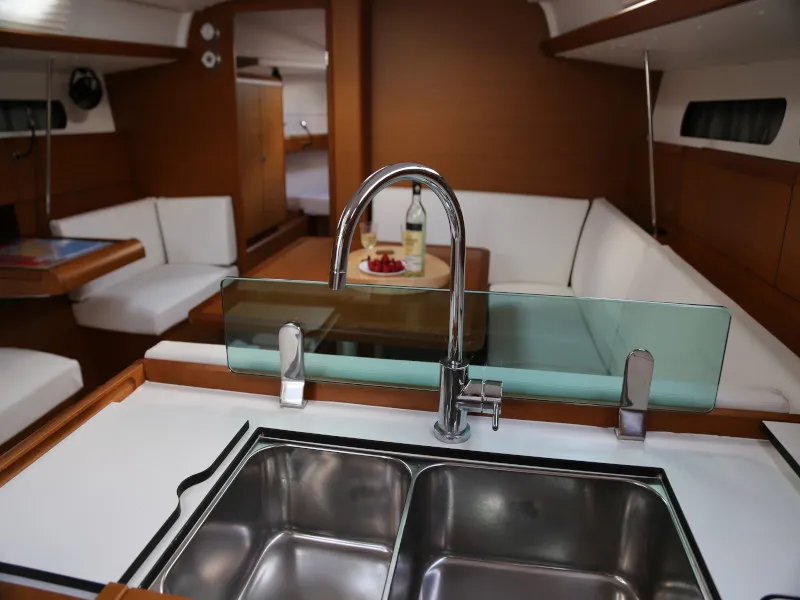 Sun Odyssey 419 Kandur II — фотография яхты 10
