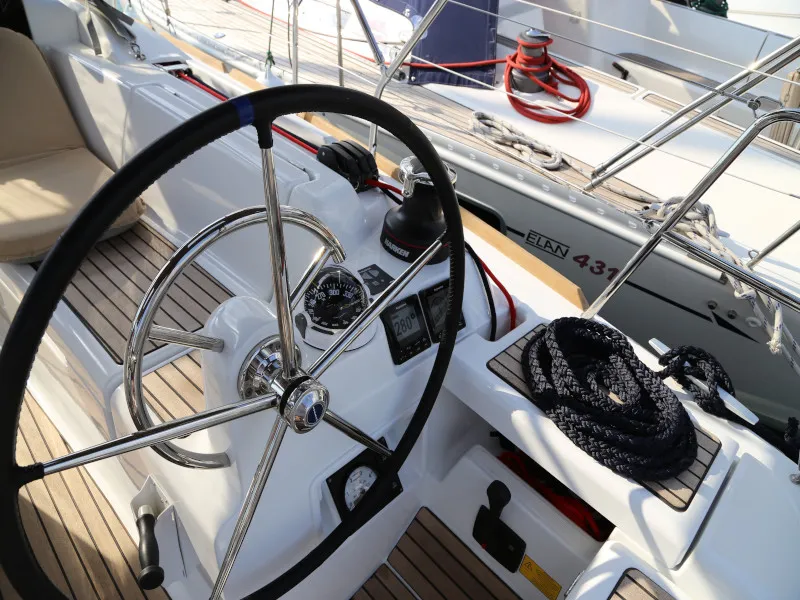 Sun Odyssey 419 Kandur II — фотография яхты 11