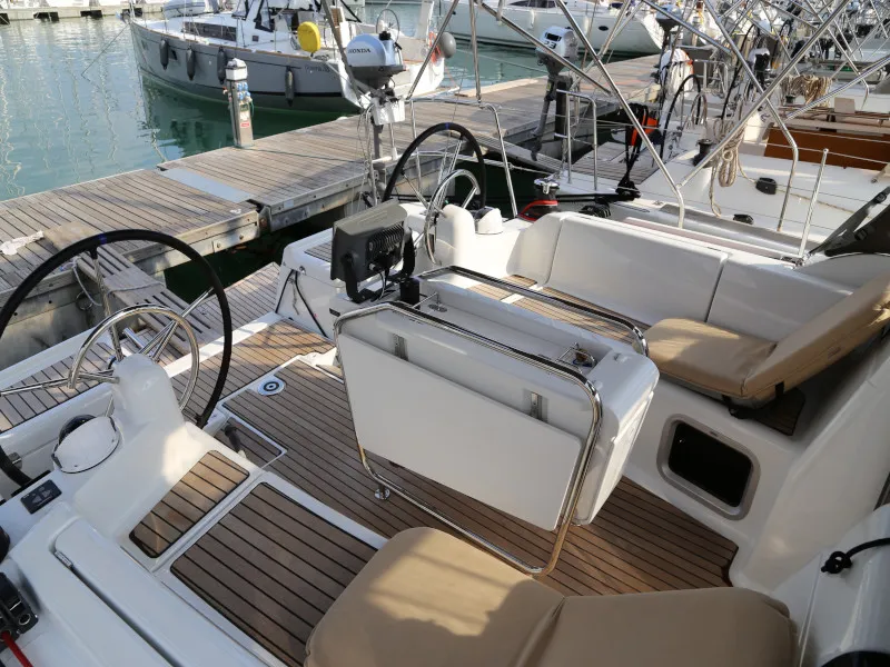 Sun Odyssey 419 Kandur II — фотография яхты 6