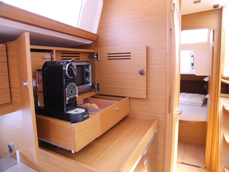 Dufour 460 Grand Large Sea Hawk — фотография яхты 3