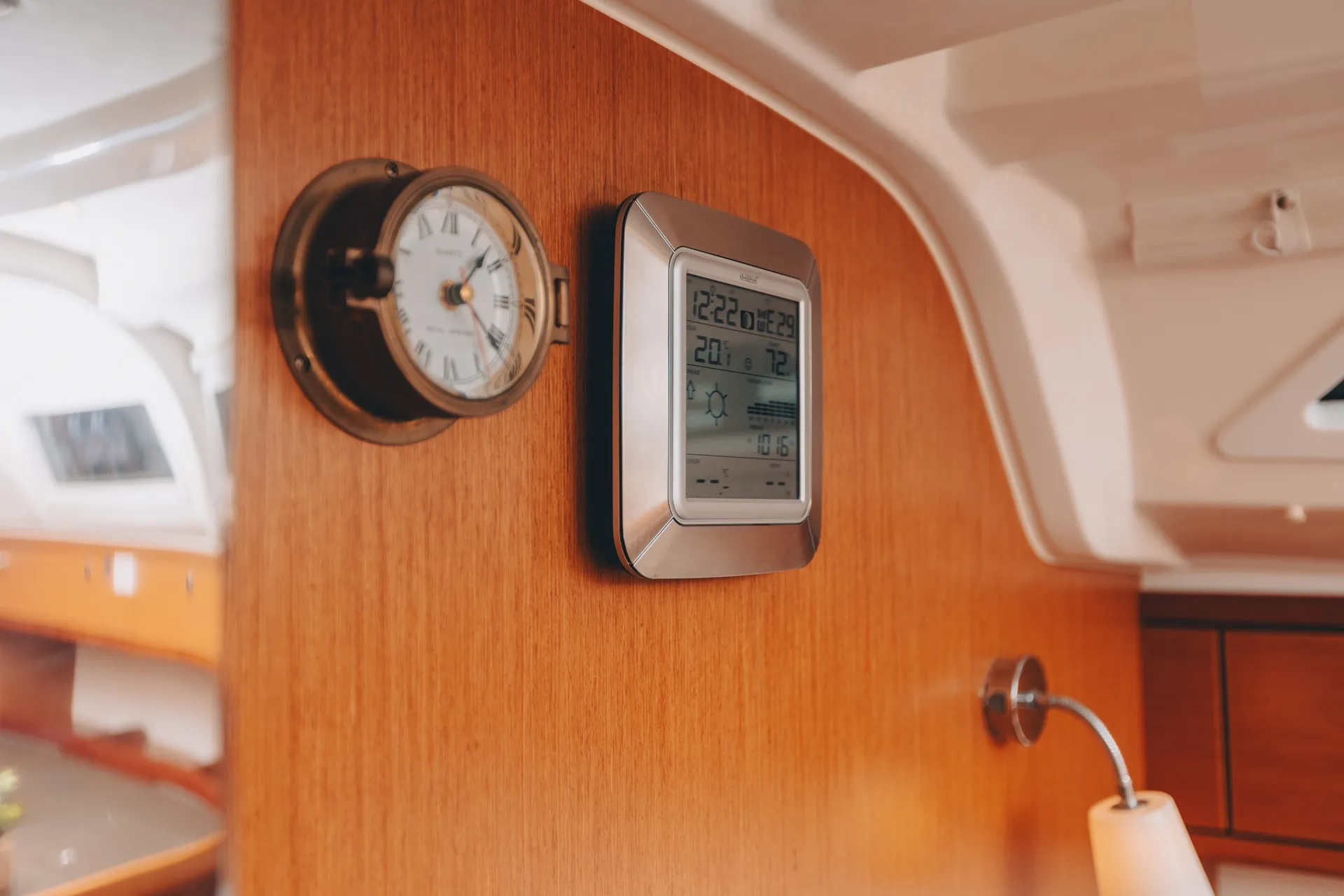 Bavaria Cruiser 37 Fjaka — фотография яхты 14
