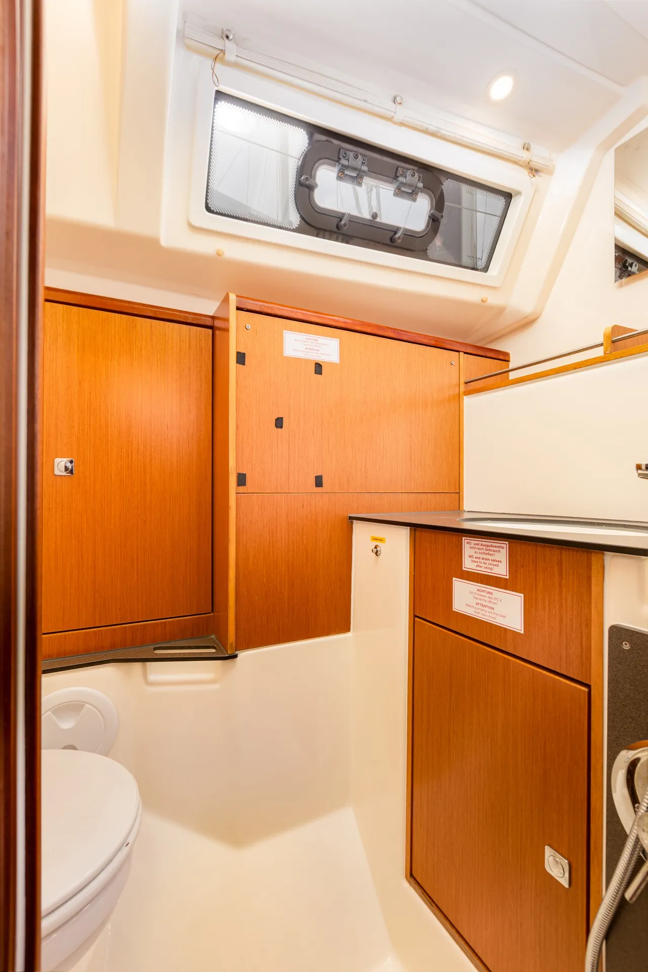 Bavaria Cruiser 37 Fjaka — фотография яхты 7
