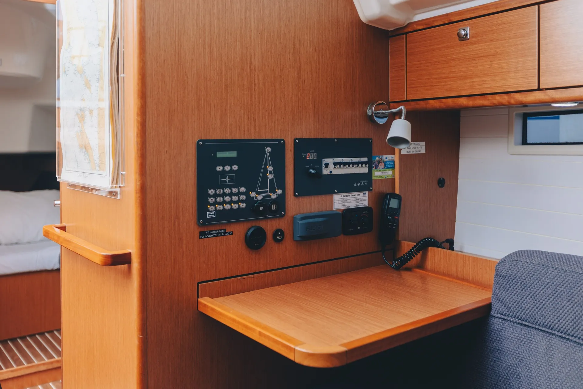 Bavaria Cruiser 37 Fjaka — фотография яхты 10