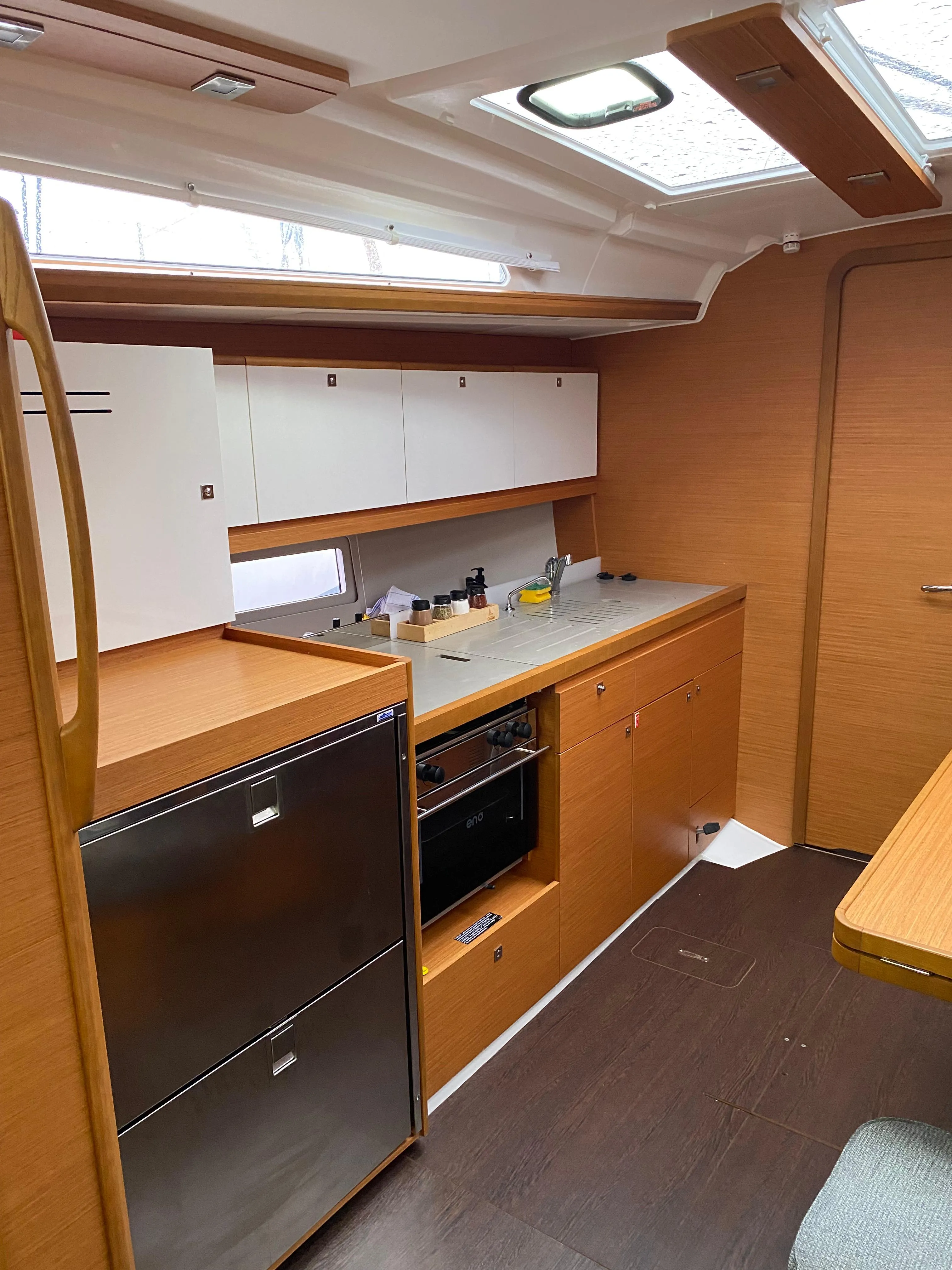 Dufour 390 Grand Large Joy 5 — jahtikuva 2