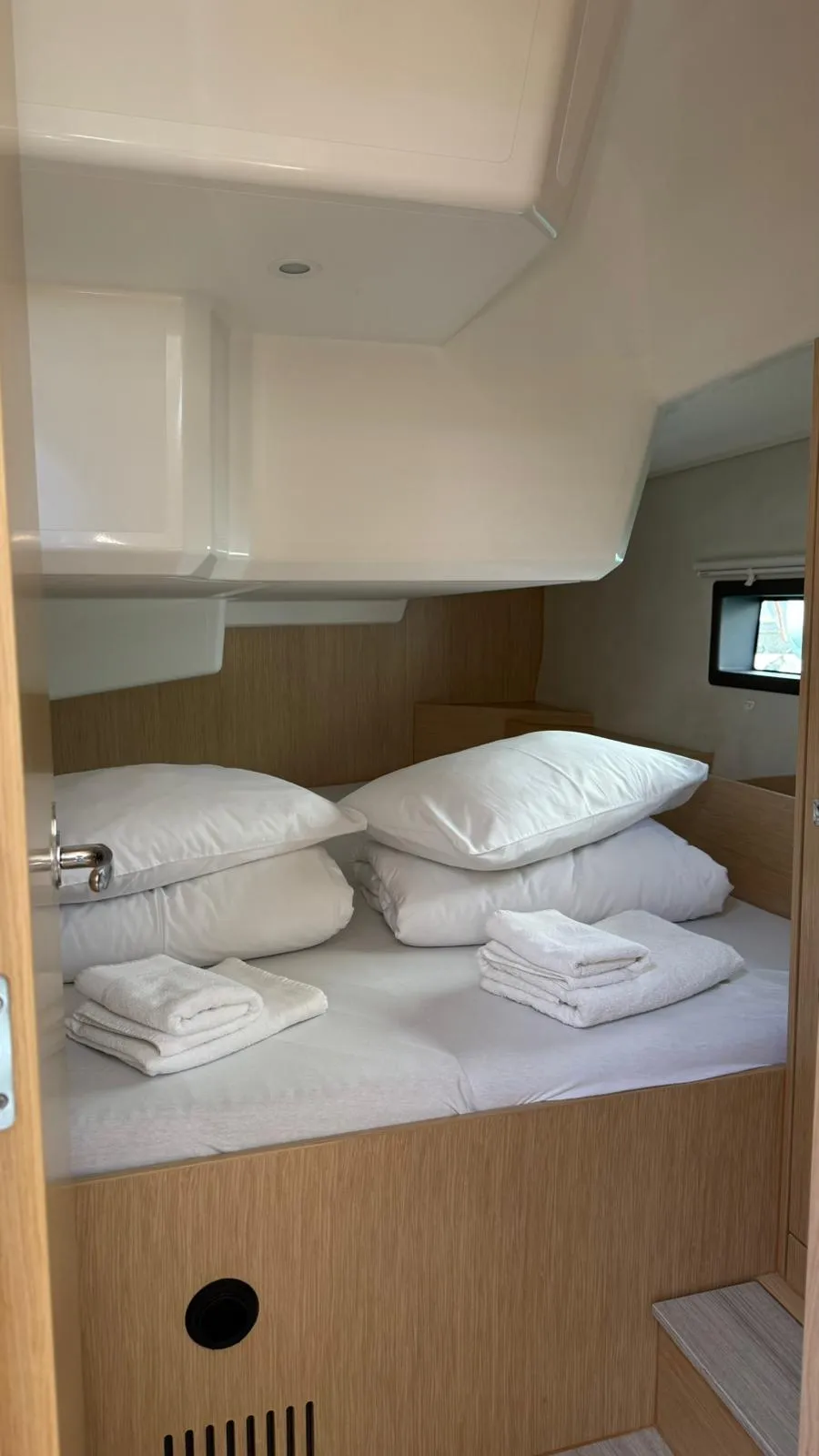 Bavaria C42 ONYX — фотография яхты 18
