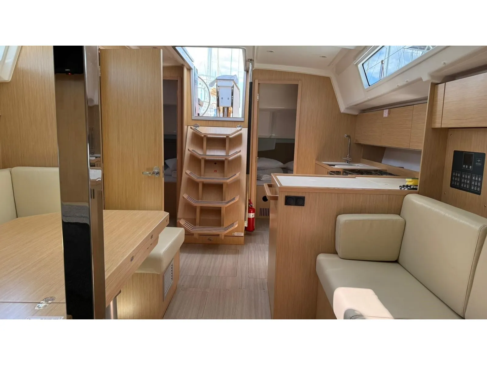 Bavaria C42 ONYX — фотография яхты 9
