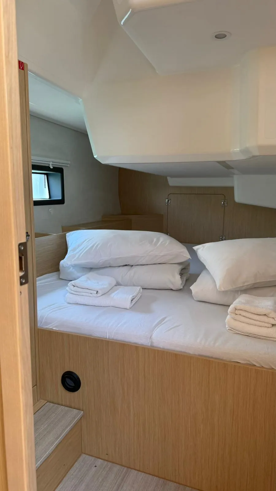 Bavaria C42 ONYX — фотография яхты 16