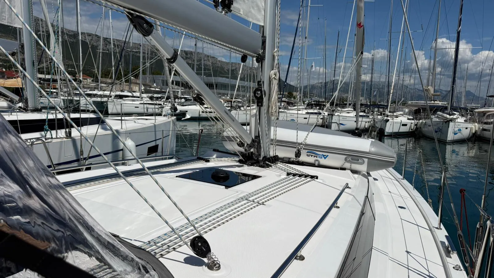 Bavaria C42 ONYX — фотография яхты 6
