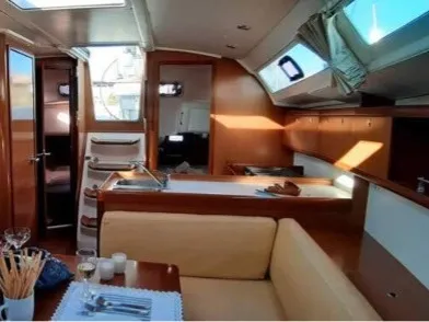 Oceanis 37 Maria — foto dello yacht n. 2