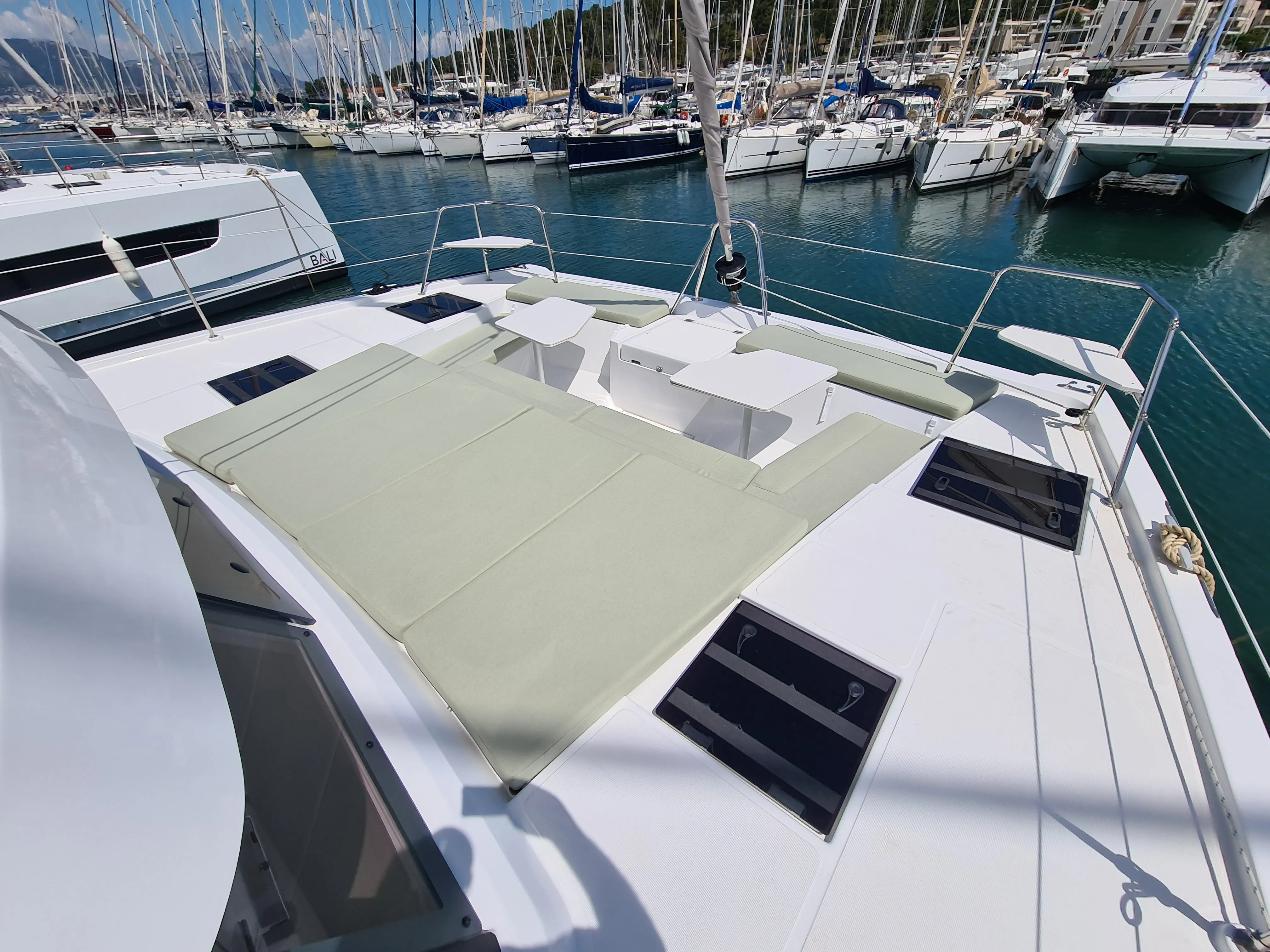 Bali Catspace Premium + — yacht photo 2