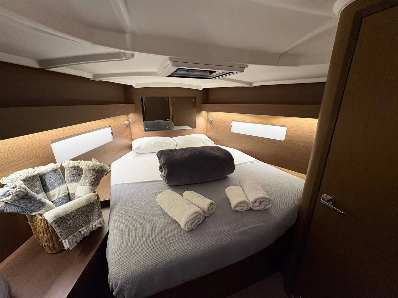 Oceanis 40.1 NOI — yacht photo 2