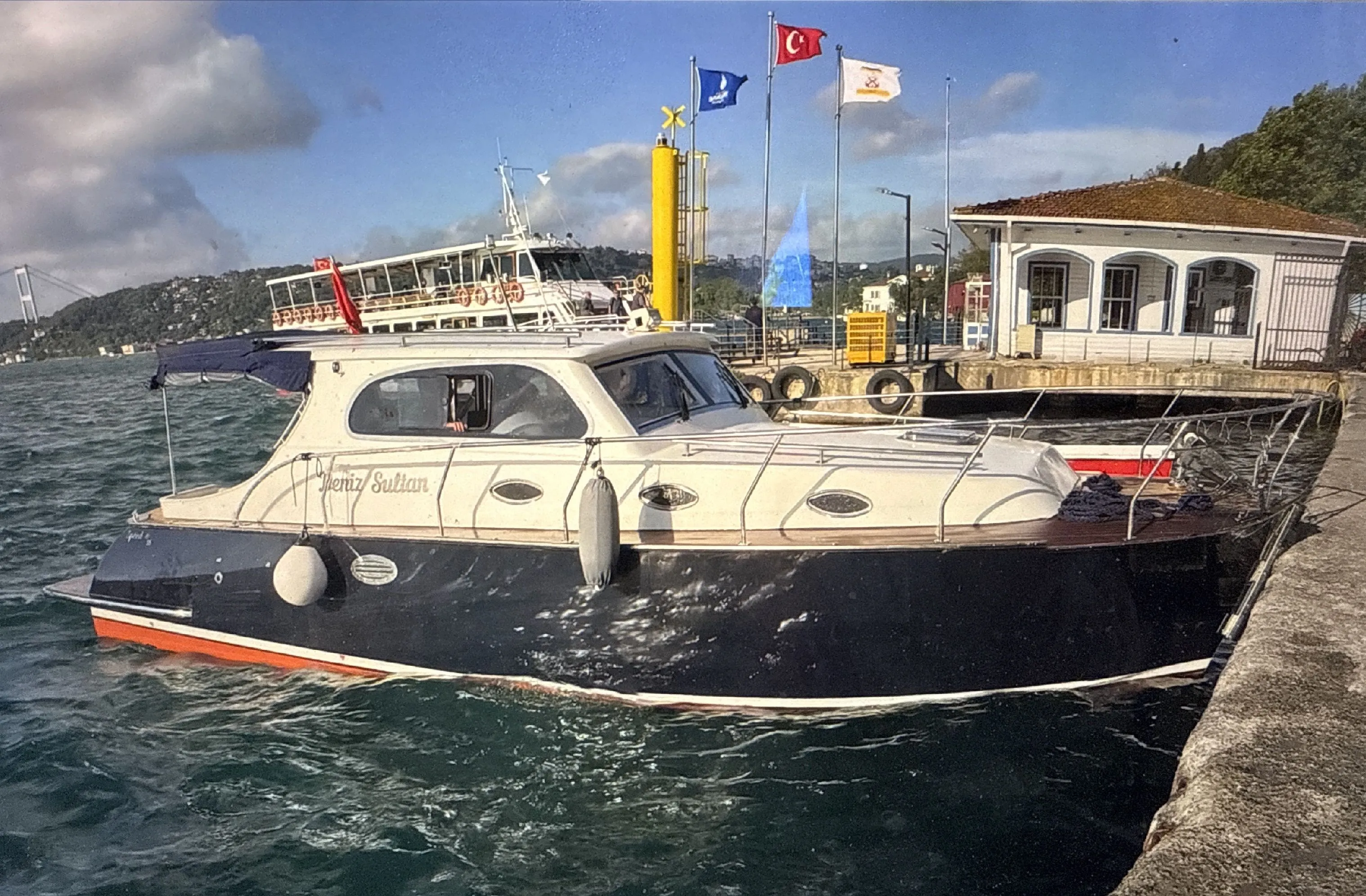Motoryacht Classic — yacht photo 6