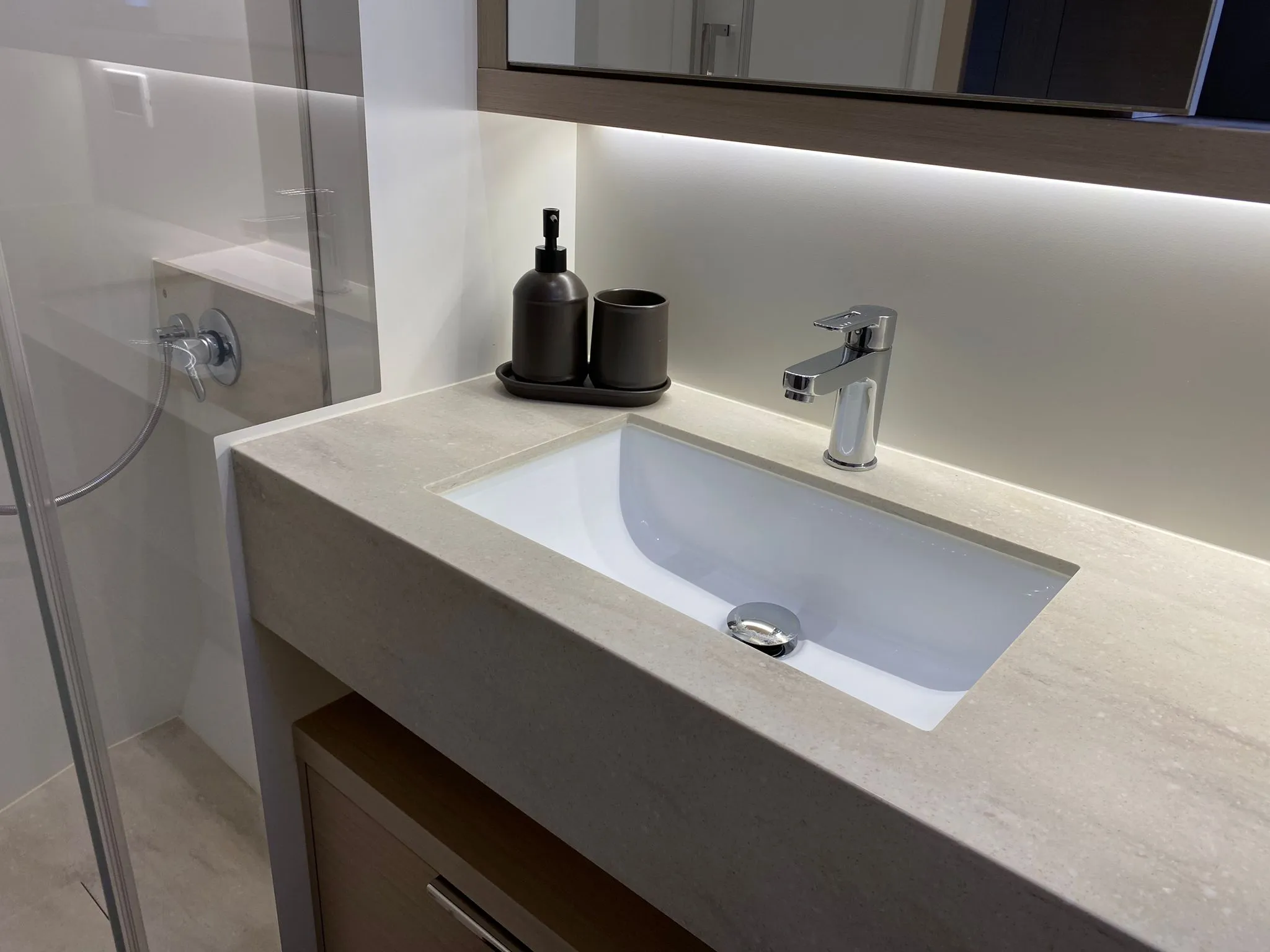 Lagoon 55 Emilia — yacht photo 2