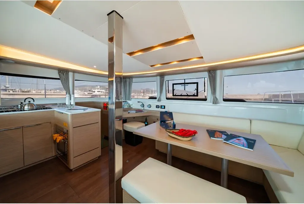 Lagoon 46 MARY GRACE II — Yachtfoto 6