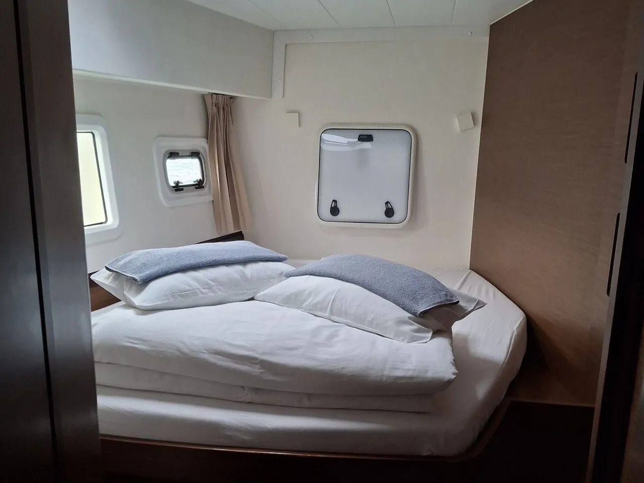 Lagoon 42 Orlan — yacht photo 2