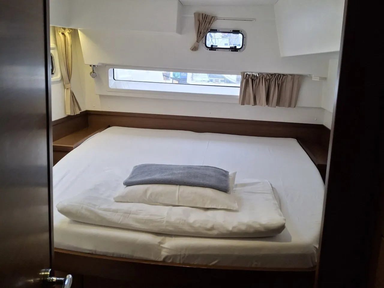 Lagoon 42 Orlan — yacht photo 9