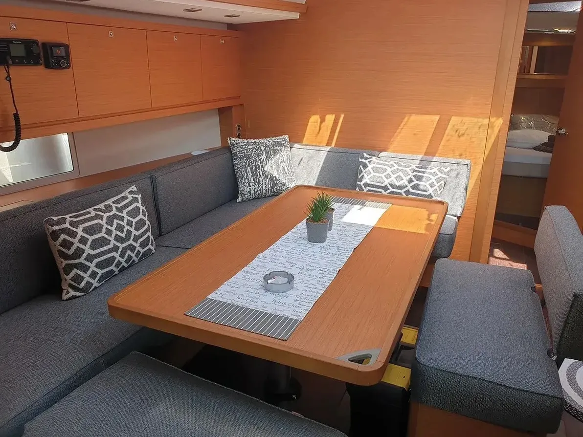 Dufour 470 Emphasis — yacht photo 7