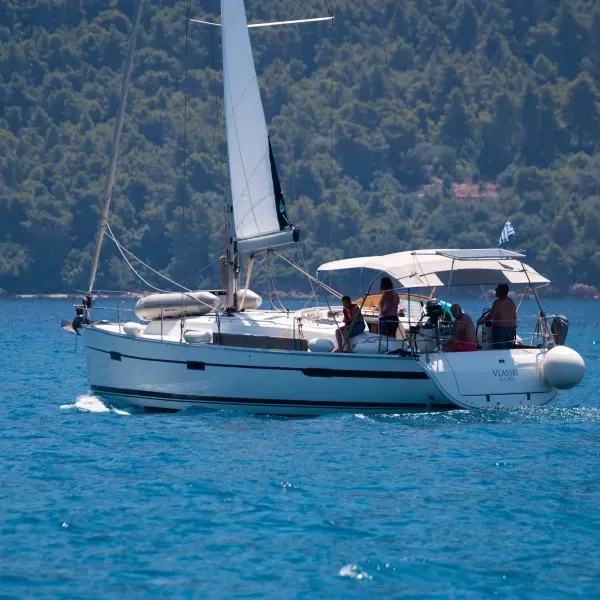 Bavaria 40 Vlassis — Yachtfoto 4