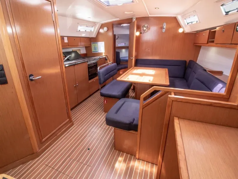 Bavaria 40 Vlassis — Yachtfoto 6