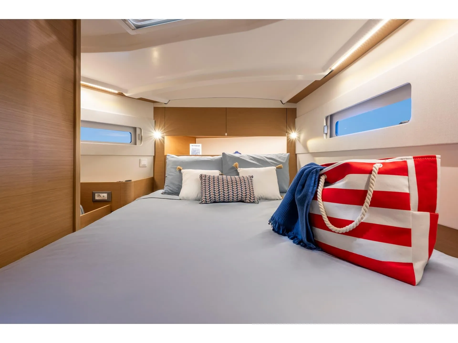Sun Odyssey 415 PENELOPE — yacht photo 3