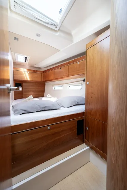 Hanse 575 Premium — yacht photo 9