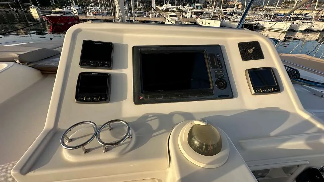 Lagoon 450 Fly Branchia — фотография яхты 17