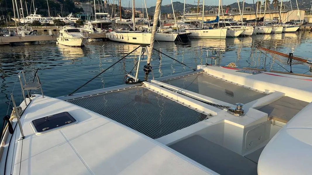 Lagoon 450 Fly Branchia — фотография яхты 12