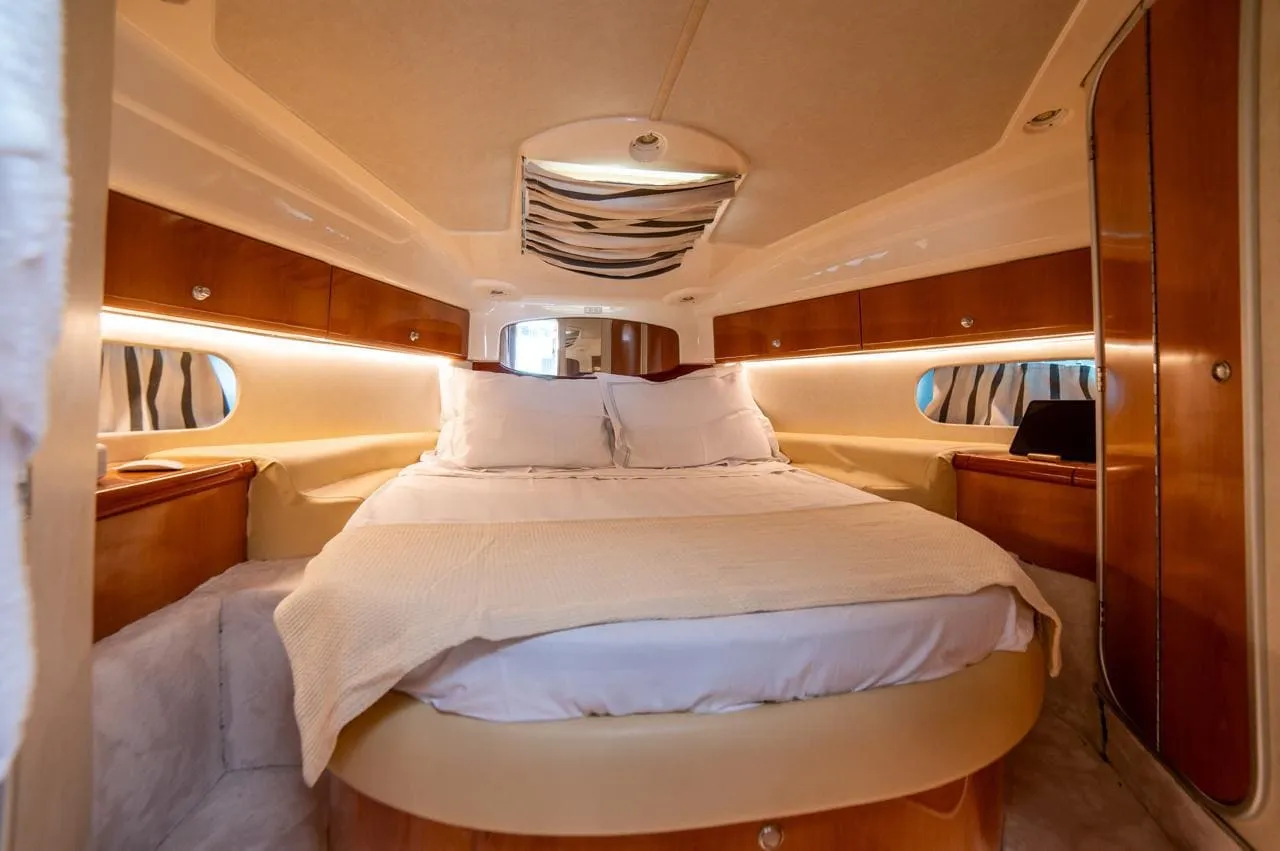 Sealine S37 — jahtikuva 2