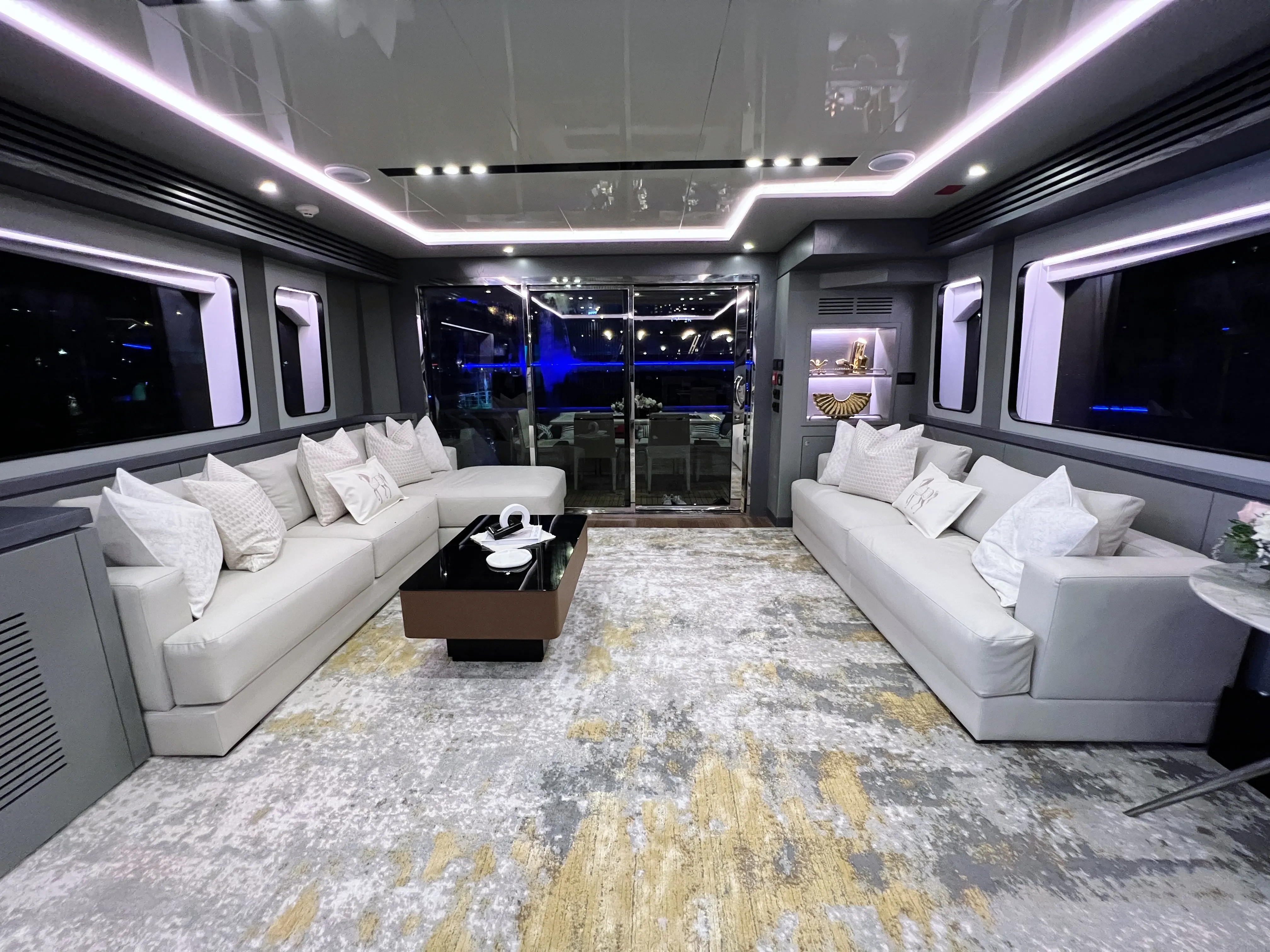 Luxury Motor Yacht X32 — yacht photo 12